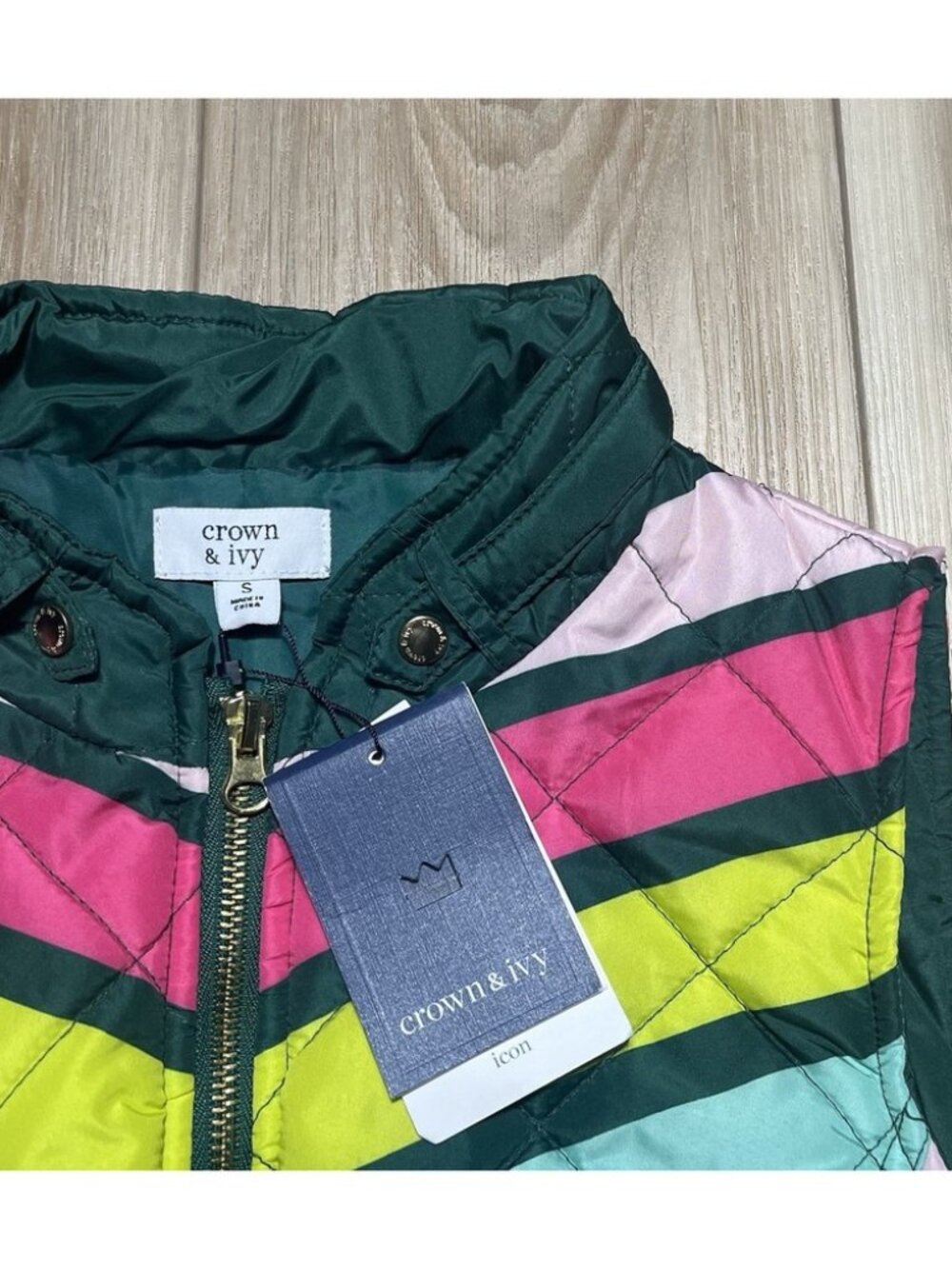 NWT Crown & Ivy Green Striped Quilted Puffer Vest - Women Size Small - Picture 3 of 9